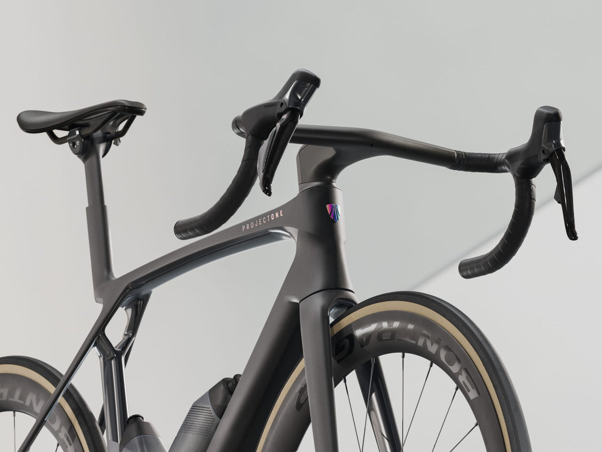 Madone SLR 7 Gen 8 - Matte/Gloss Carbon Smoke