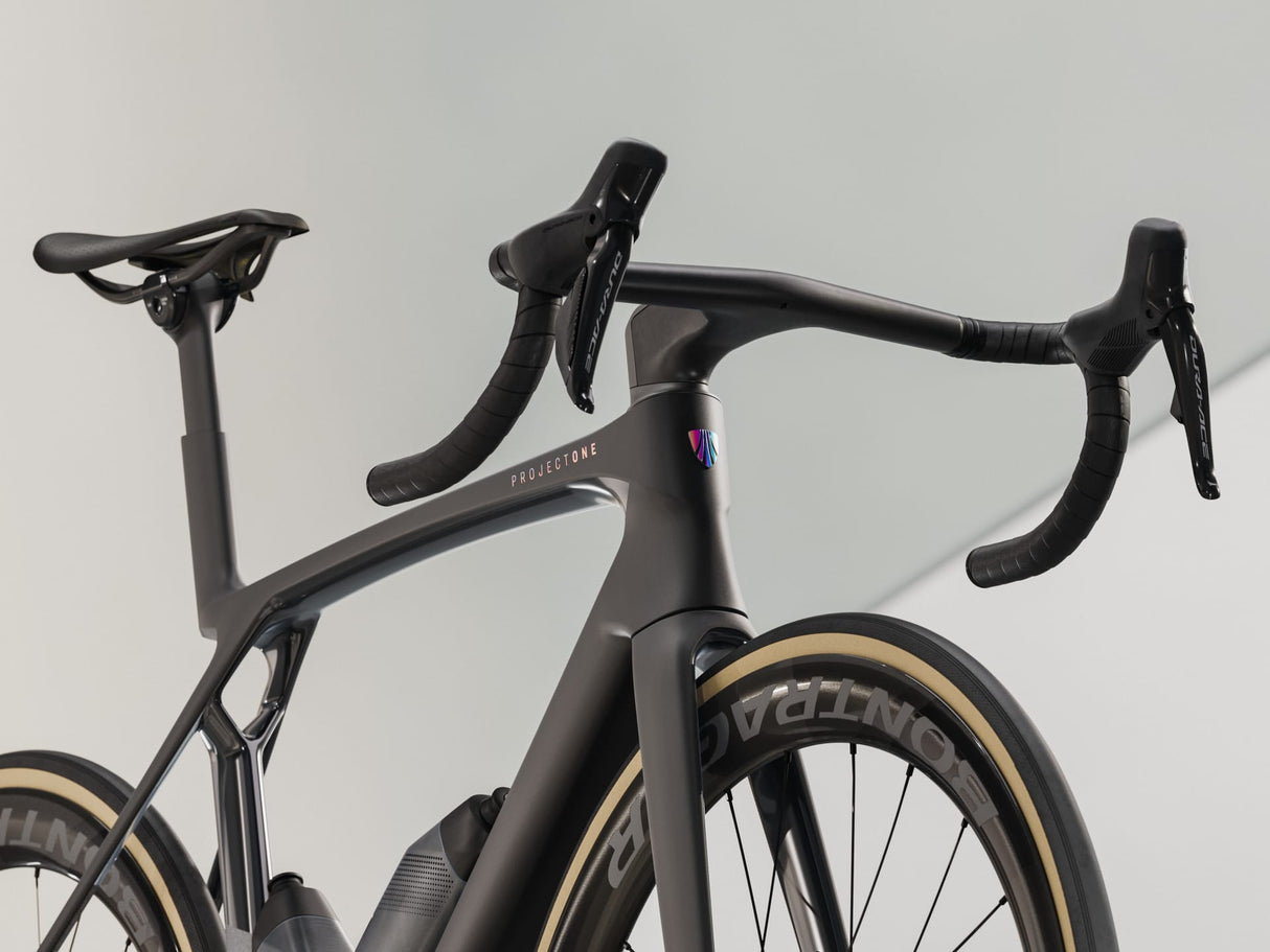 Madone SLR 9 Gen 8 - Matte/Gloss Carbon Smoke