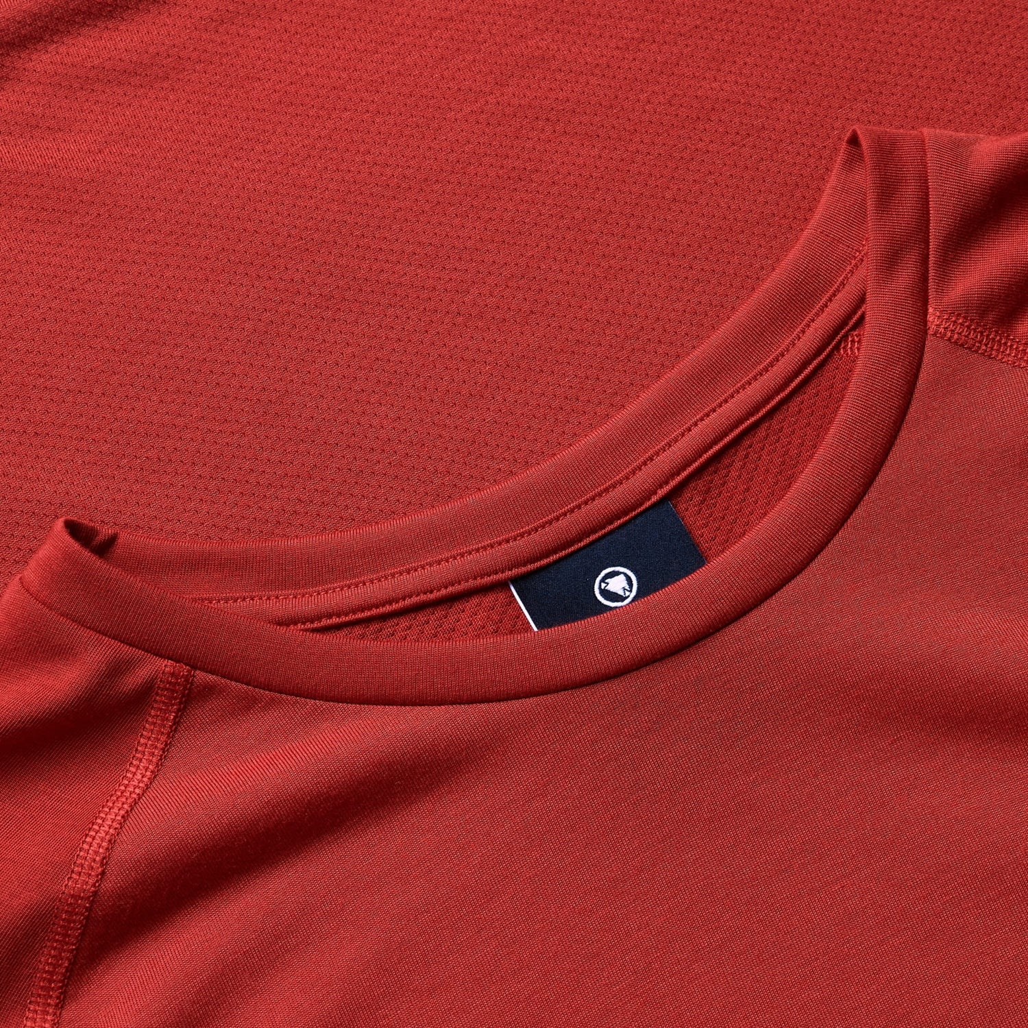 Camiseta Loop Tech Tee - Rojo ladrillo