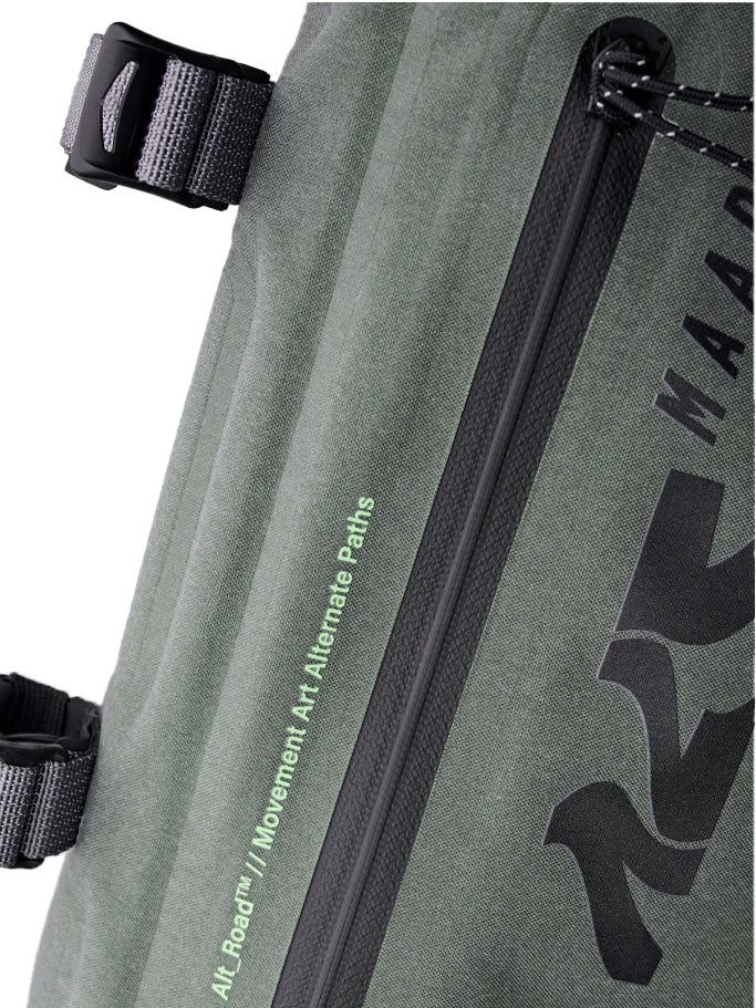 x Apidura Handlebar Pack - Loam