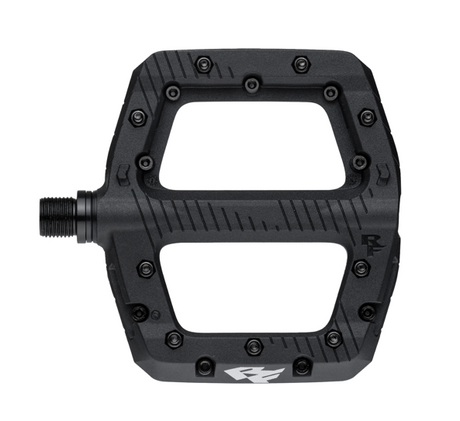 Chester 24 Pedale - black