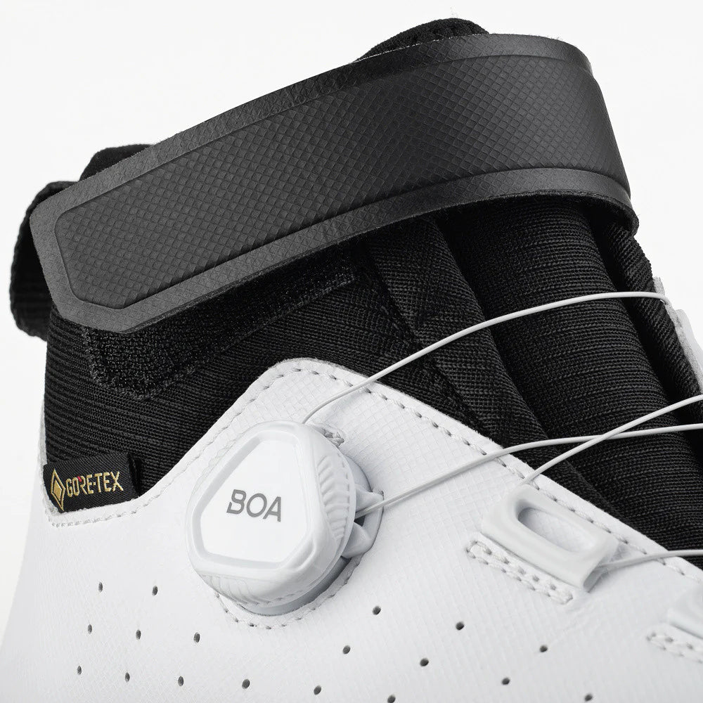 Renn-Winterschuh Artica R5 GTX - black / white fizik