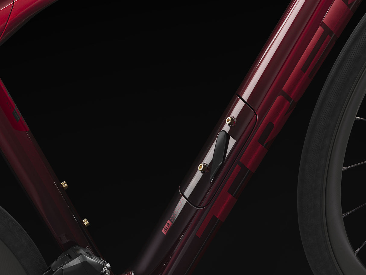 Domane SLR 9 AXS Gen 4 - Metallic Red Smoke to Red Carbon Smoke