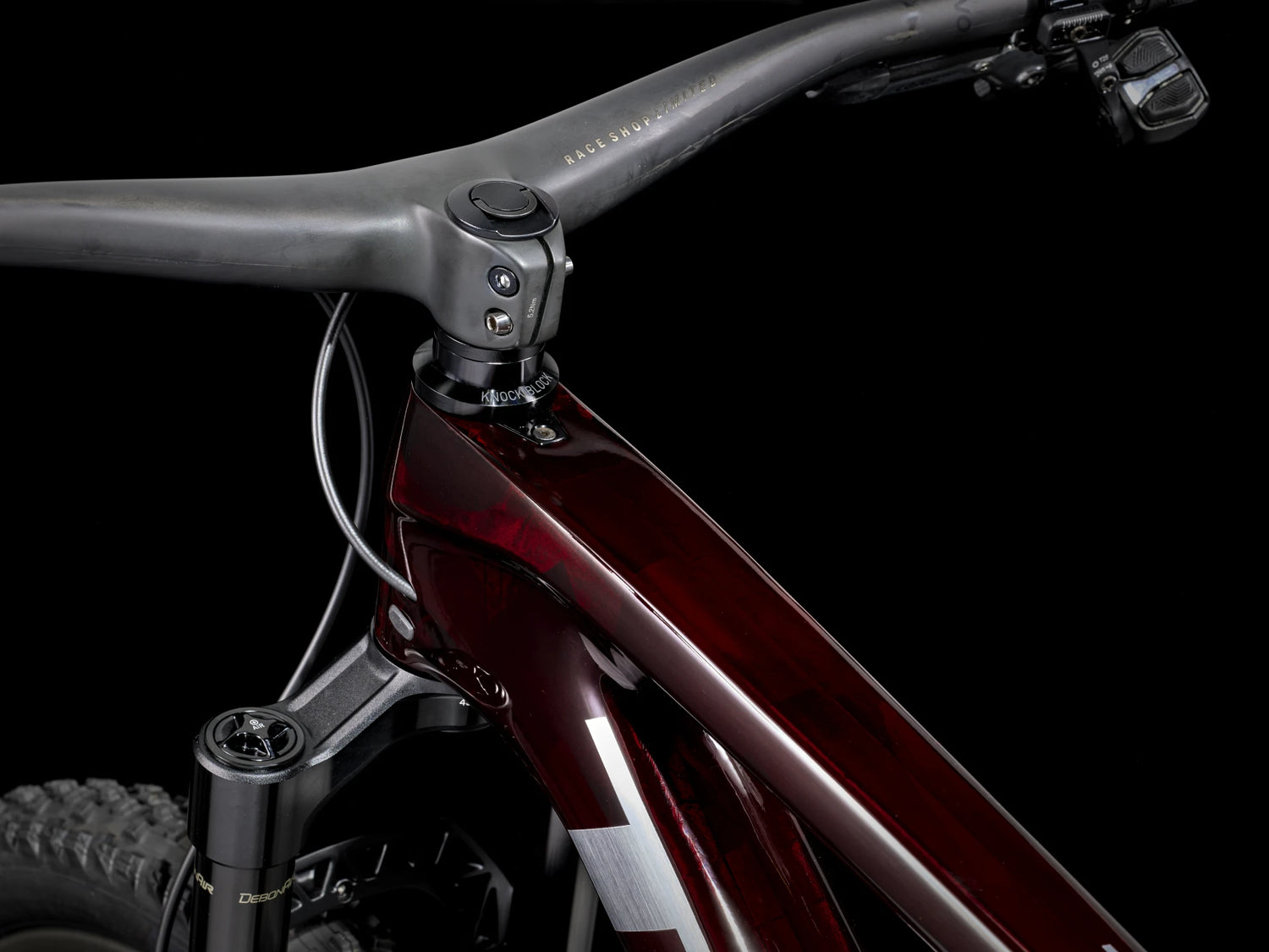 Top Fuel 9.9 XX AXS Carbon Red Smoke