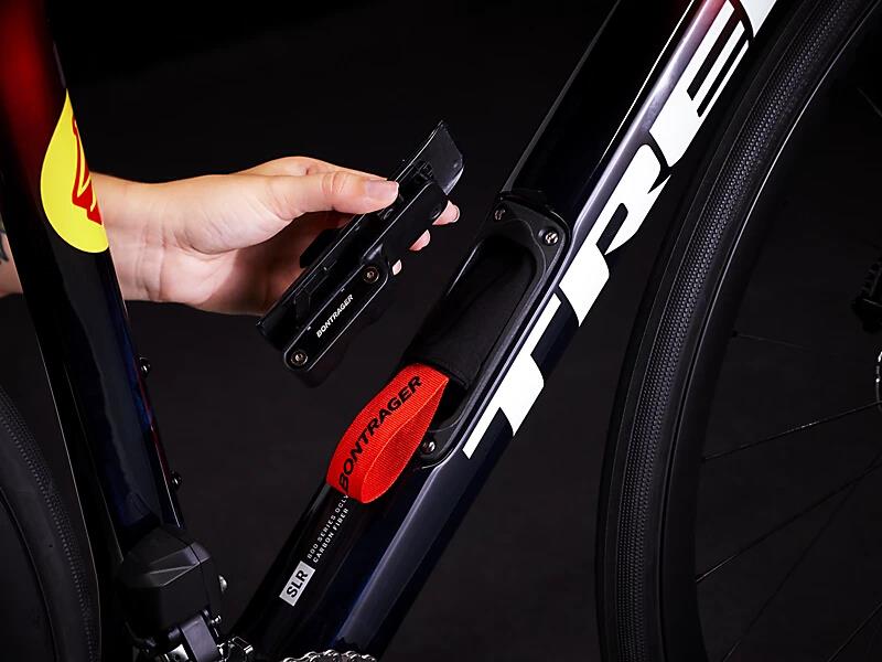 Domane SLR 6 Gen 4 Metallic Red Smoke to Blue Smoke Fade