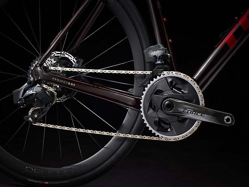 Domane SLR 7 eTap Gen 4 Metallic Red Smoke to Red Carbon Smoke