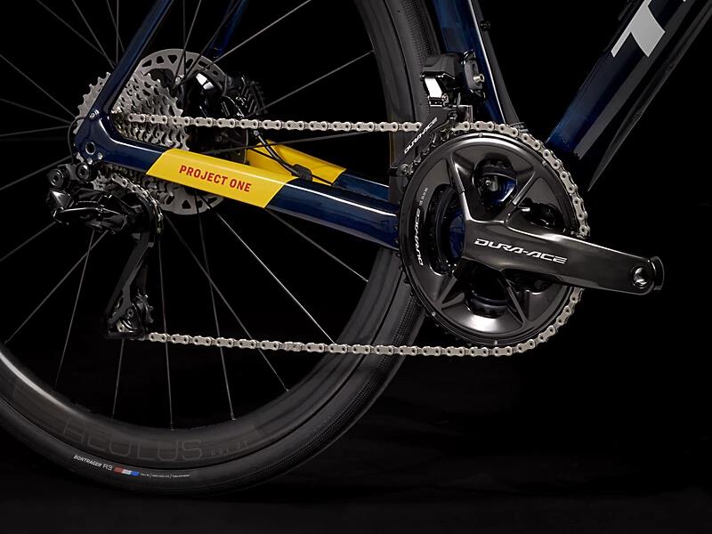 Domane SLR 9 Gen 4 Metallic Red Smoke to Blue Smoke Fade