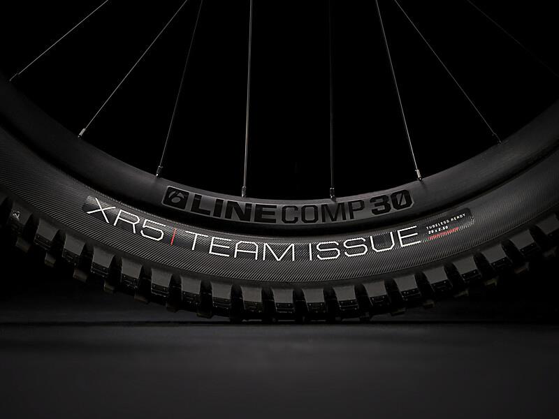 Fuel EX 9.7 Gen 6 Crimson