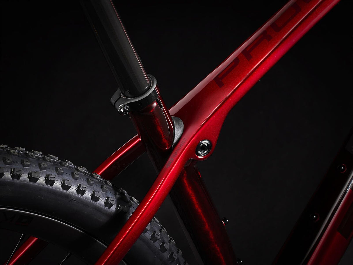 Procaliber 9.8 Carbon Red Smoke/Crimson