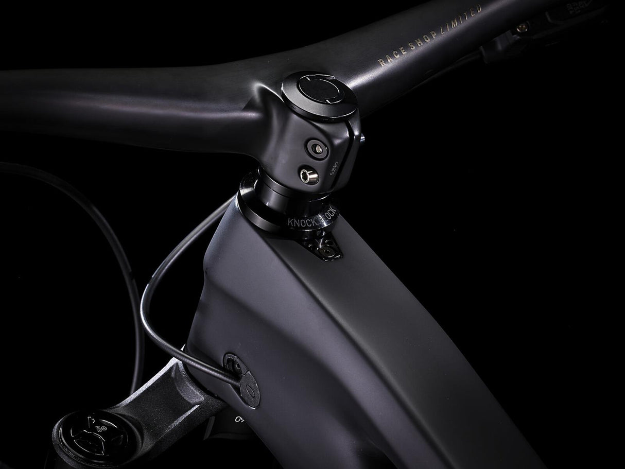 Slash 9.9 XX1 Flight Attendant Matte Deep Smoke