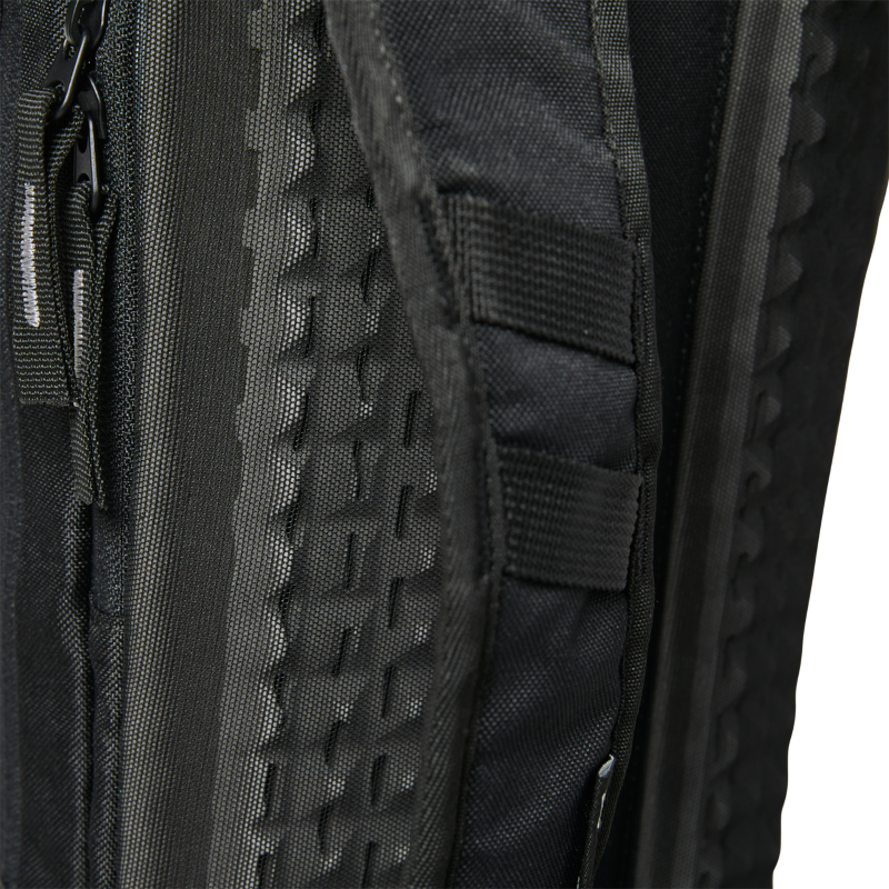 Utility 10L Hydration Pack- Medium - Black