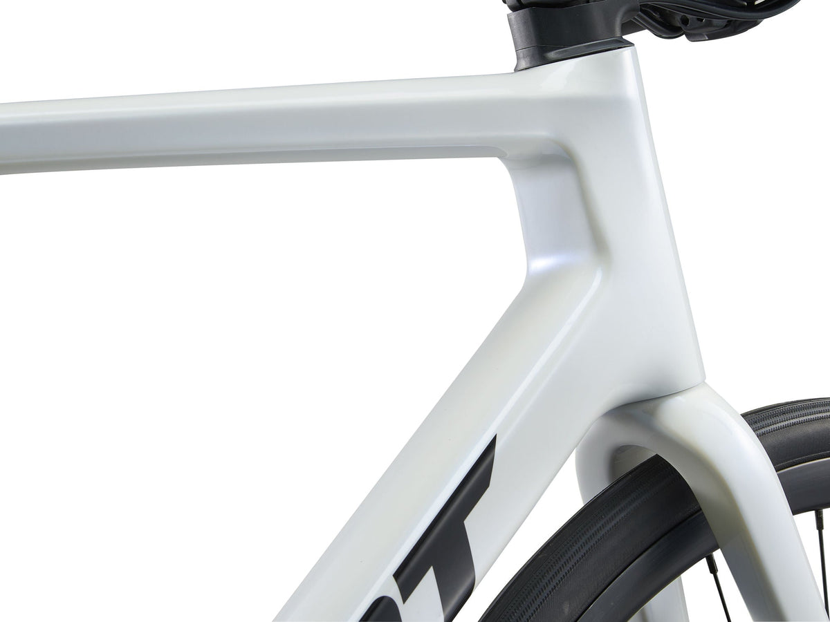 TCR Advanced 2 - Illusion White Giant