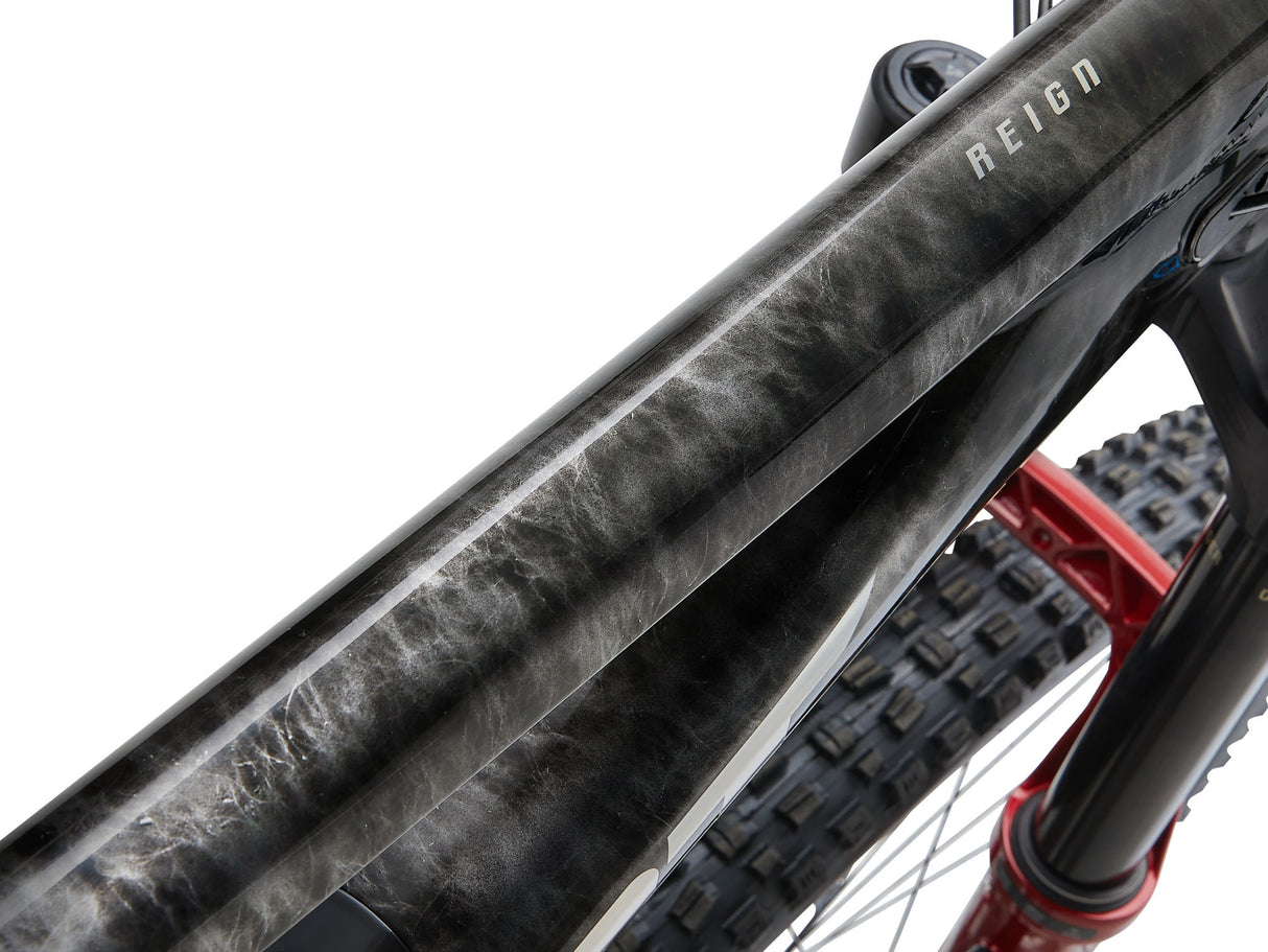 Reign SE - Black Lightning