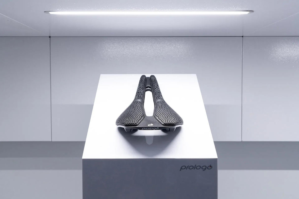 Sillín Nago R4 PAS 3D, 245x137mm, Nack - negro