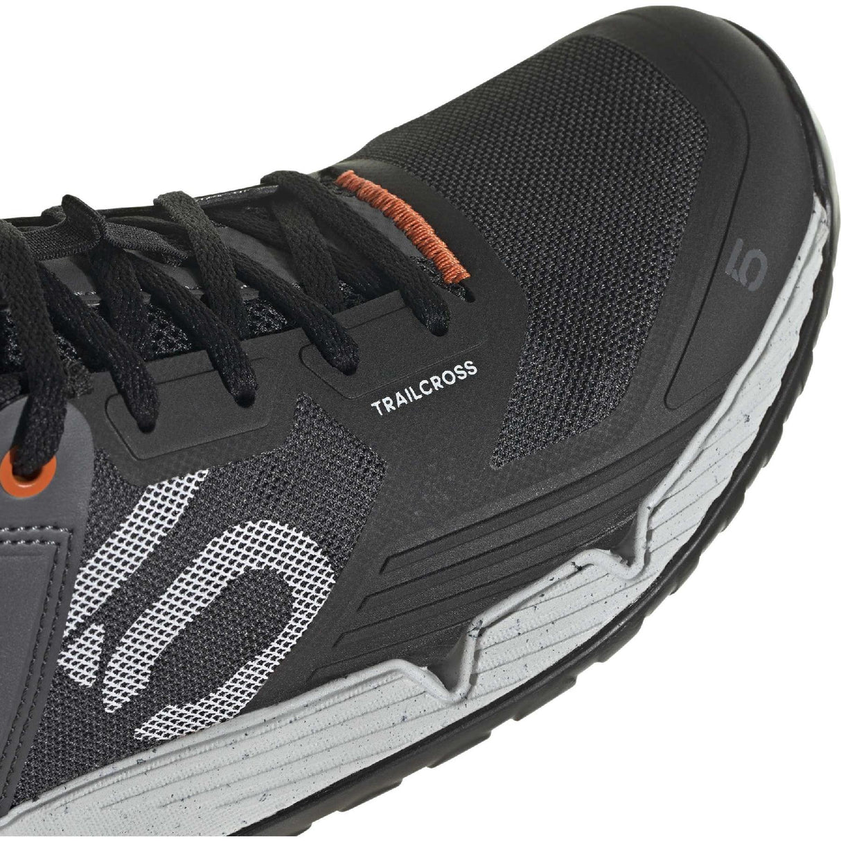 Trail Cross XT - Core Black / Cloud White / Grey Six