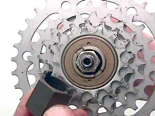 FR-2C Zahnkranzabzieher - Suntour