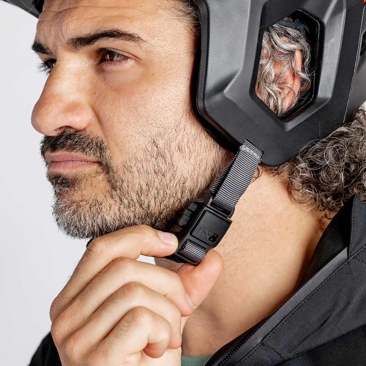 Helm Trigger X MIPS schwarz iXS