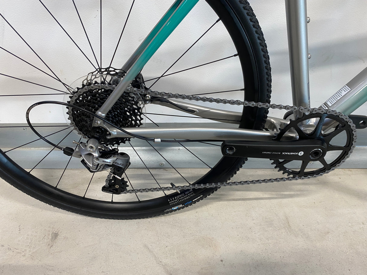 Tension 2 - Glossy Grey / Green