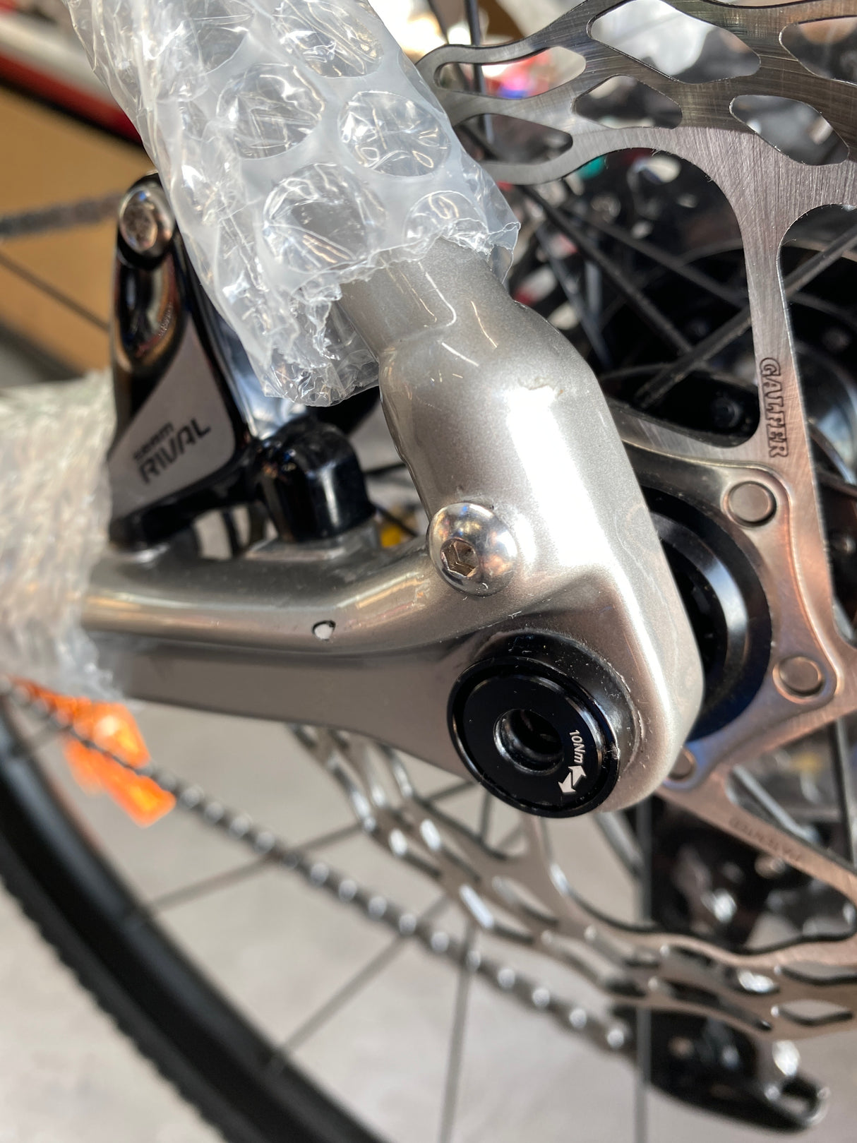 Tension 2 - Glossy Grey / Green