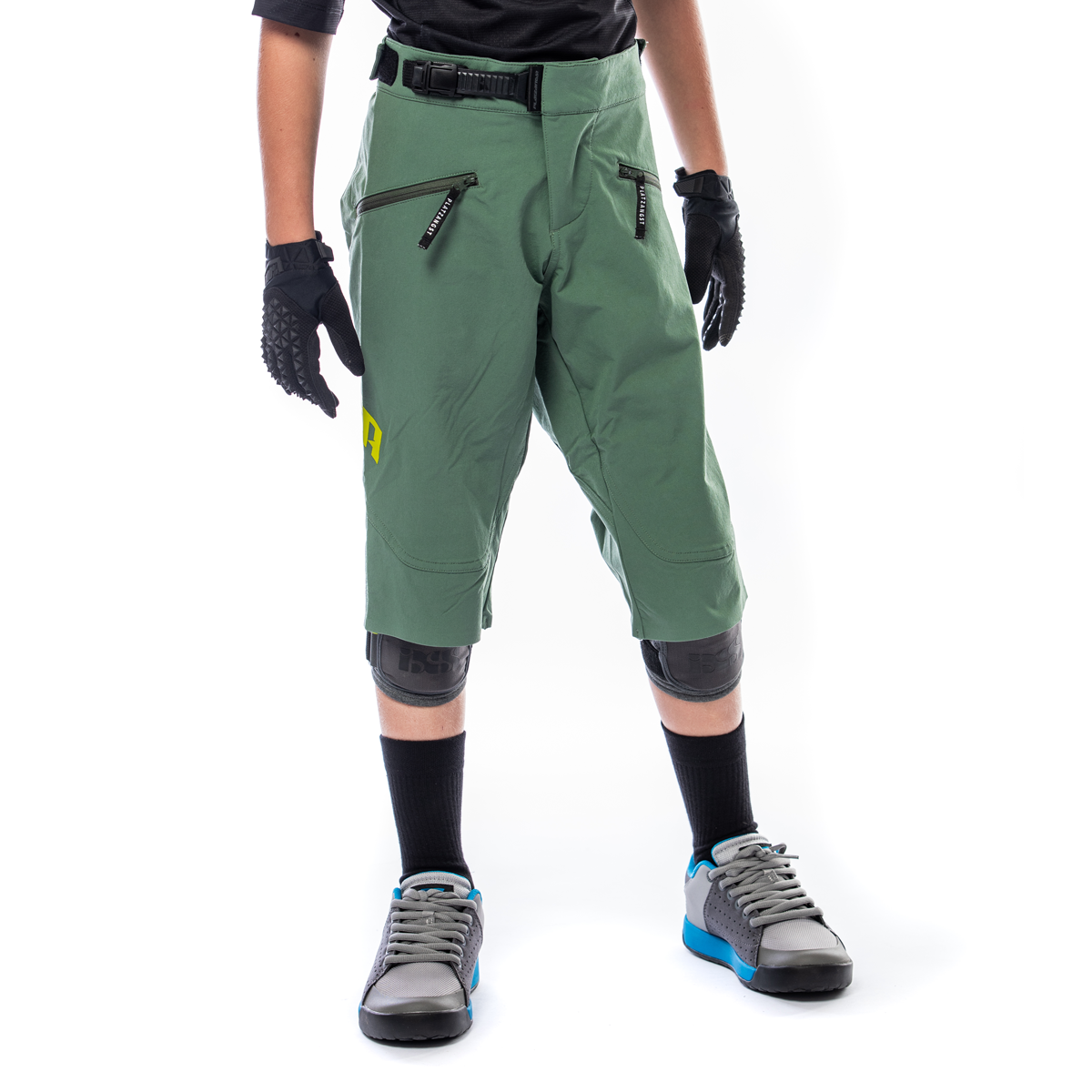 CF Tight Shorts Youth - Grün