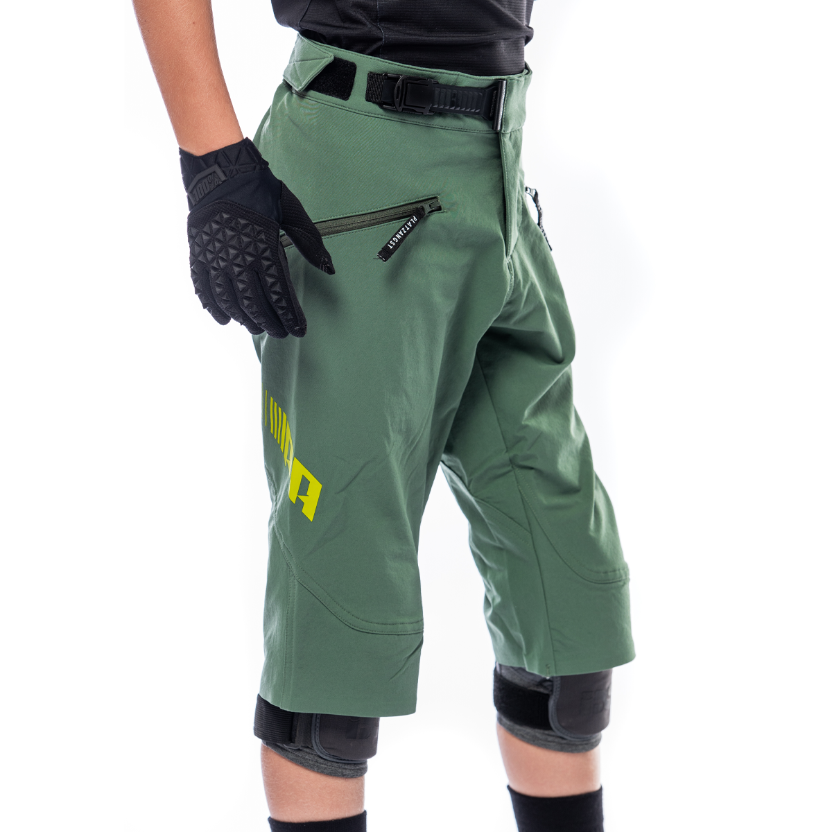 CF Tight Shorts Youth - Grün