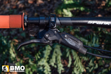 Sram g2 Scheibenbremse Test, Bremshebel montiert