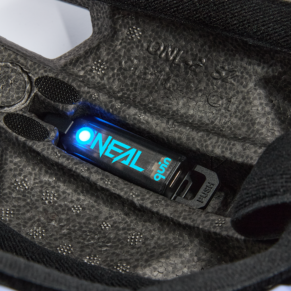 Trailfinder EVO Solid V.25 Helm - black