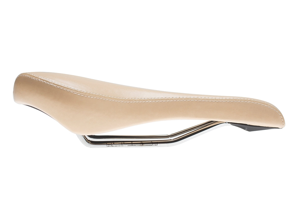 Curve Race Saddle - Cream