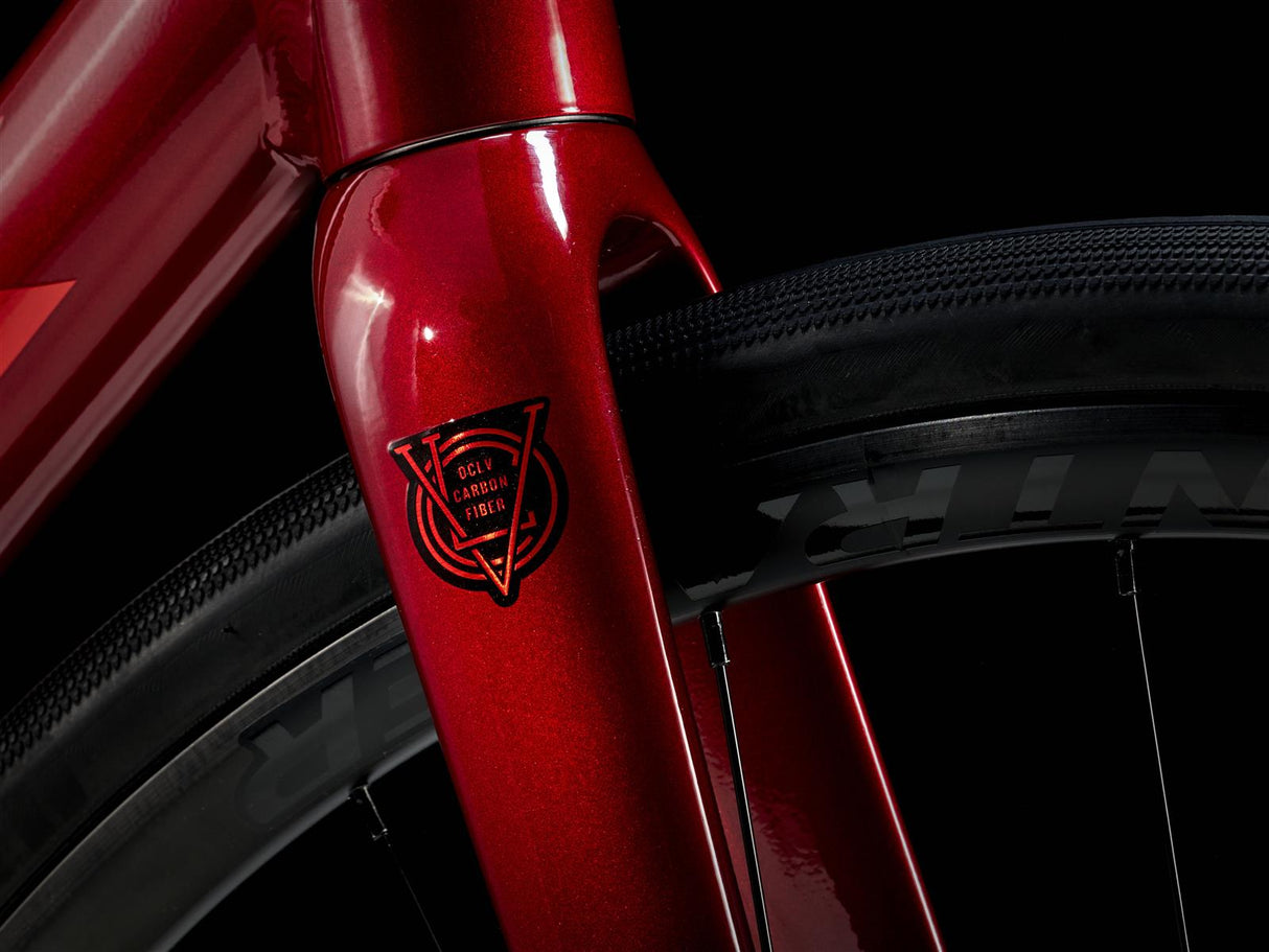 Domane AL 2 Crimson to Dark Carmine Fade