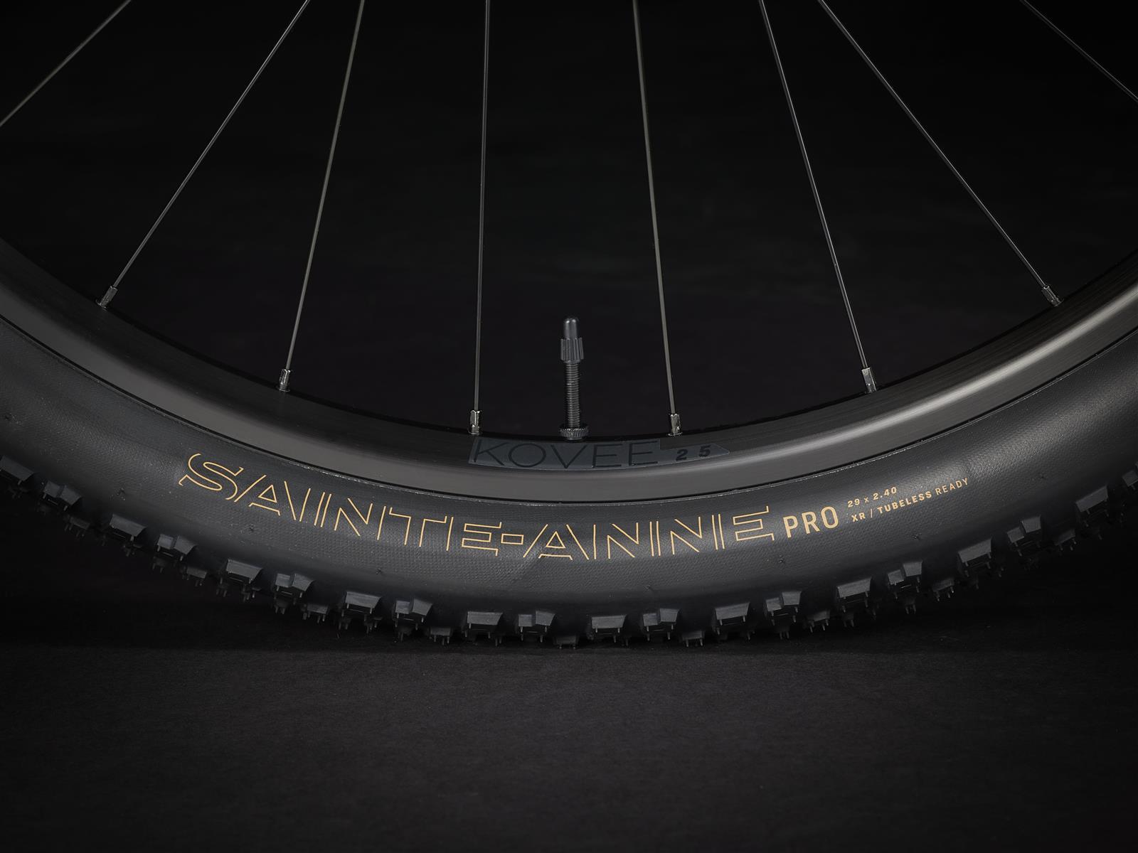 Procaliber 6 Satin Trek Black/Lithium Grey