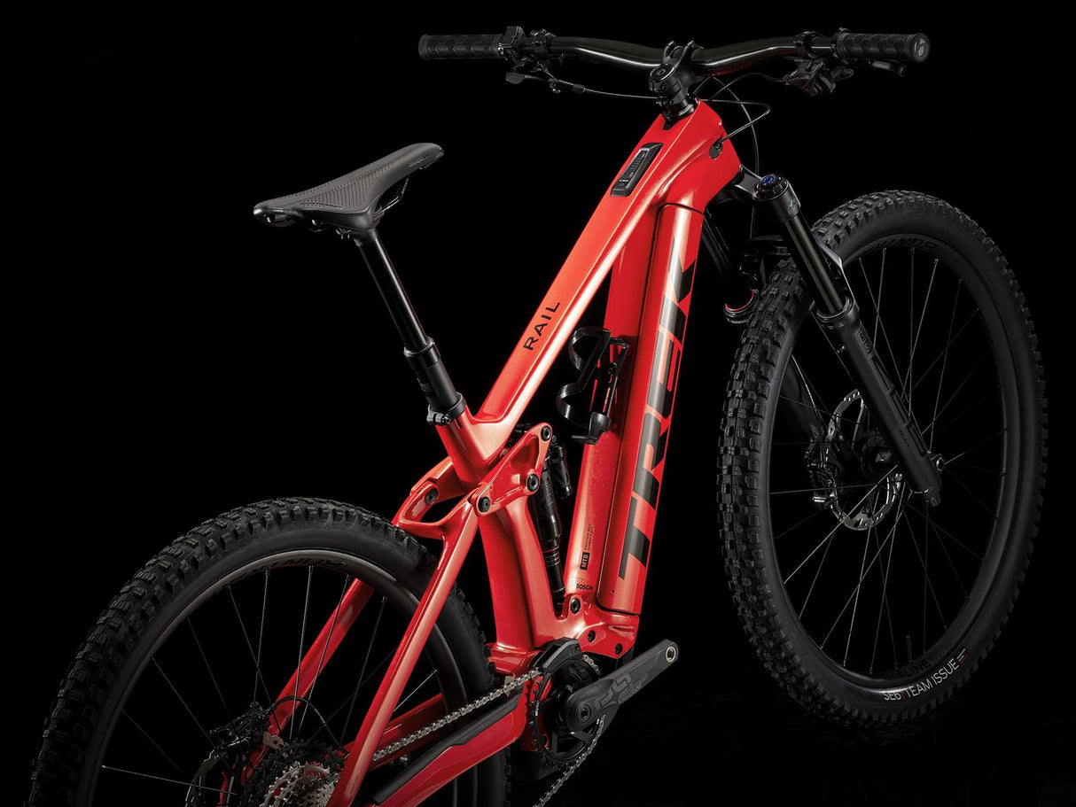 Rail 9.8 XT Lava 750Wh