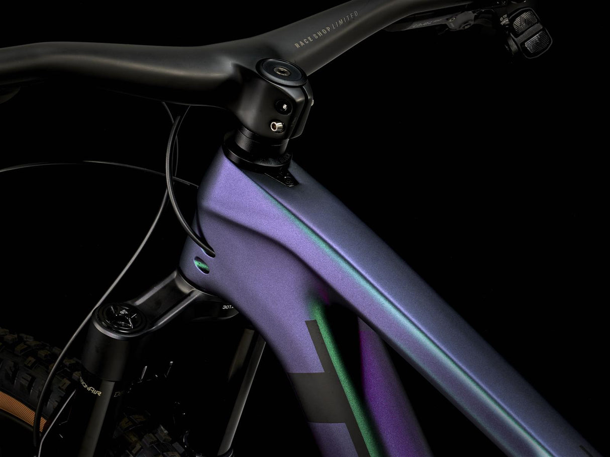 Top Fuel 9.8 GX AXS Matte Emerald Iris 
