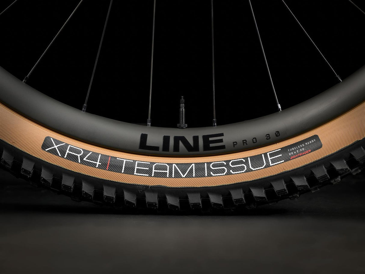 Top Fuel 9.9 XO AXS Matte Raw Carbon