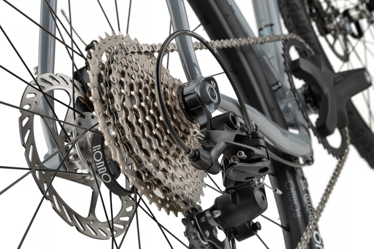Ruut ST2 Gravel Plus Bike - Grey/Black