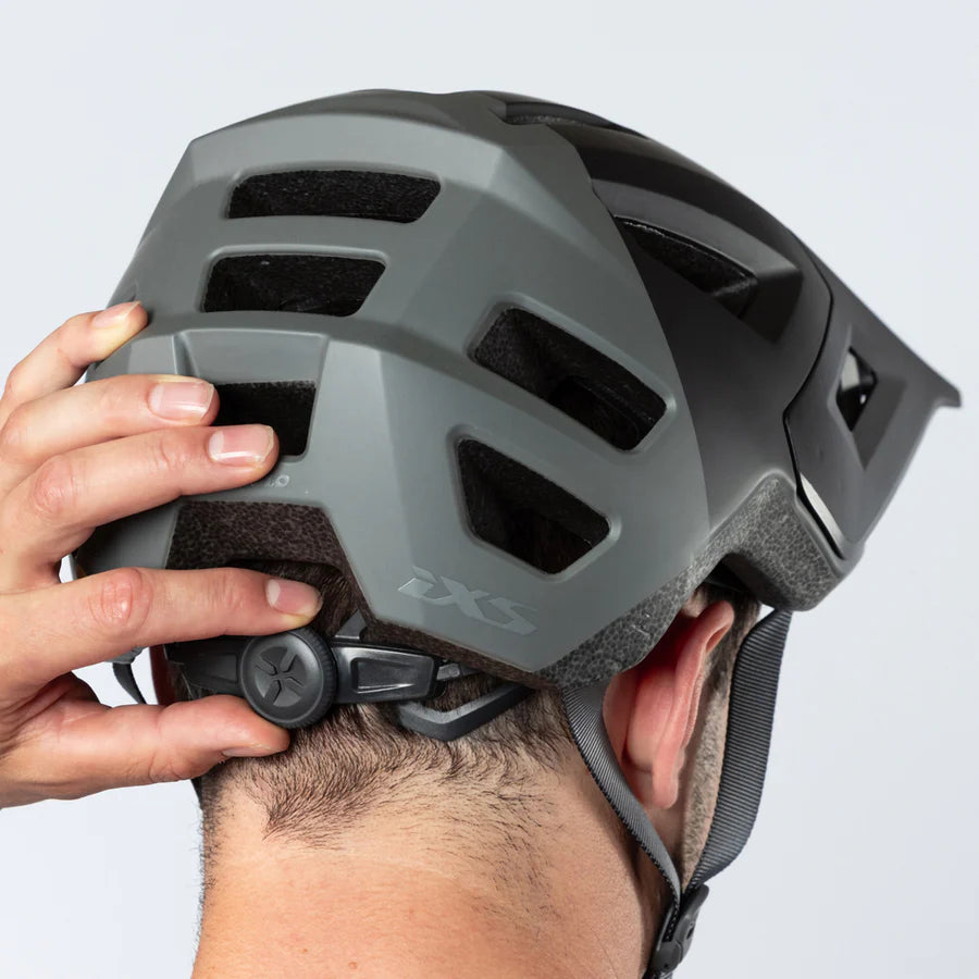 Flow 1.0 MIPS Helm - schwarz-graphit