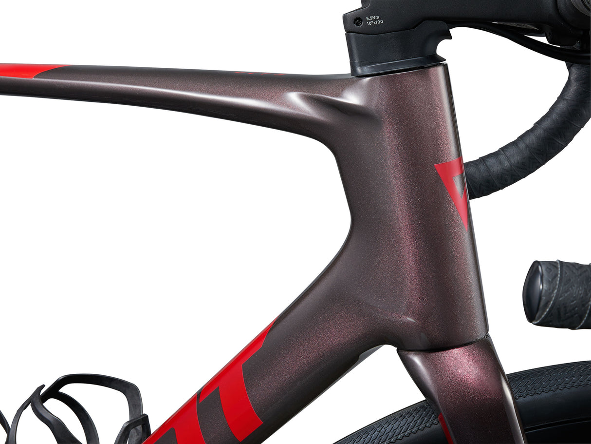 Defy Advanced 2 - Tiger Red
