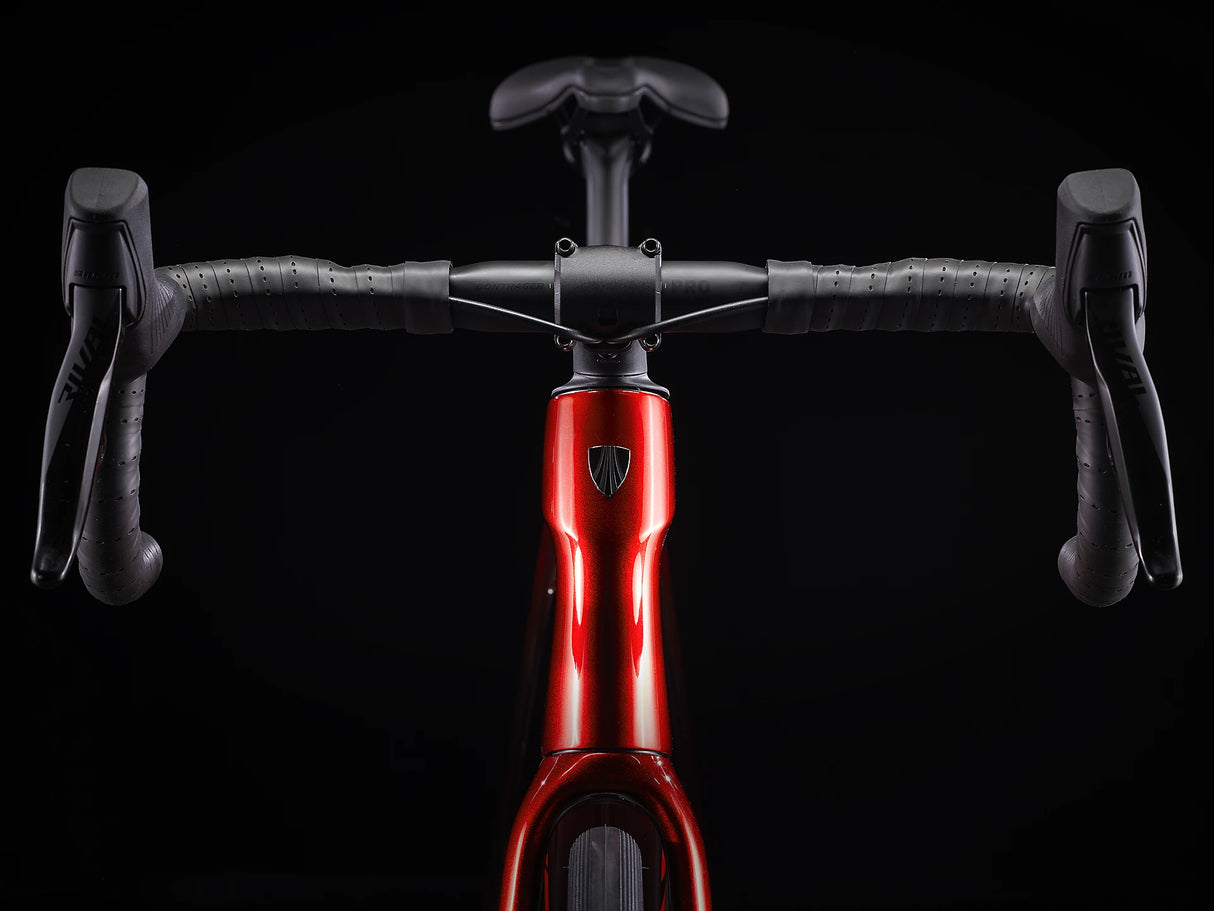 Domane SLR 6 eTap Gen 4 Metallic Red Smoke to Red Carbon Smoke