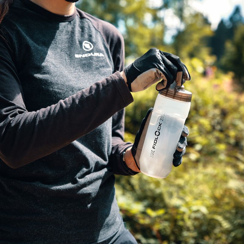 TWIST bottle 590 + bike base - clear