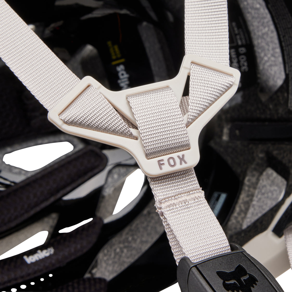 Crossframe Pro Helm - Vintage White