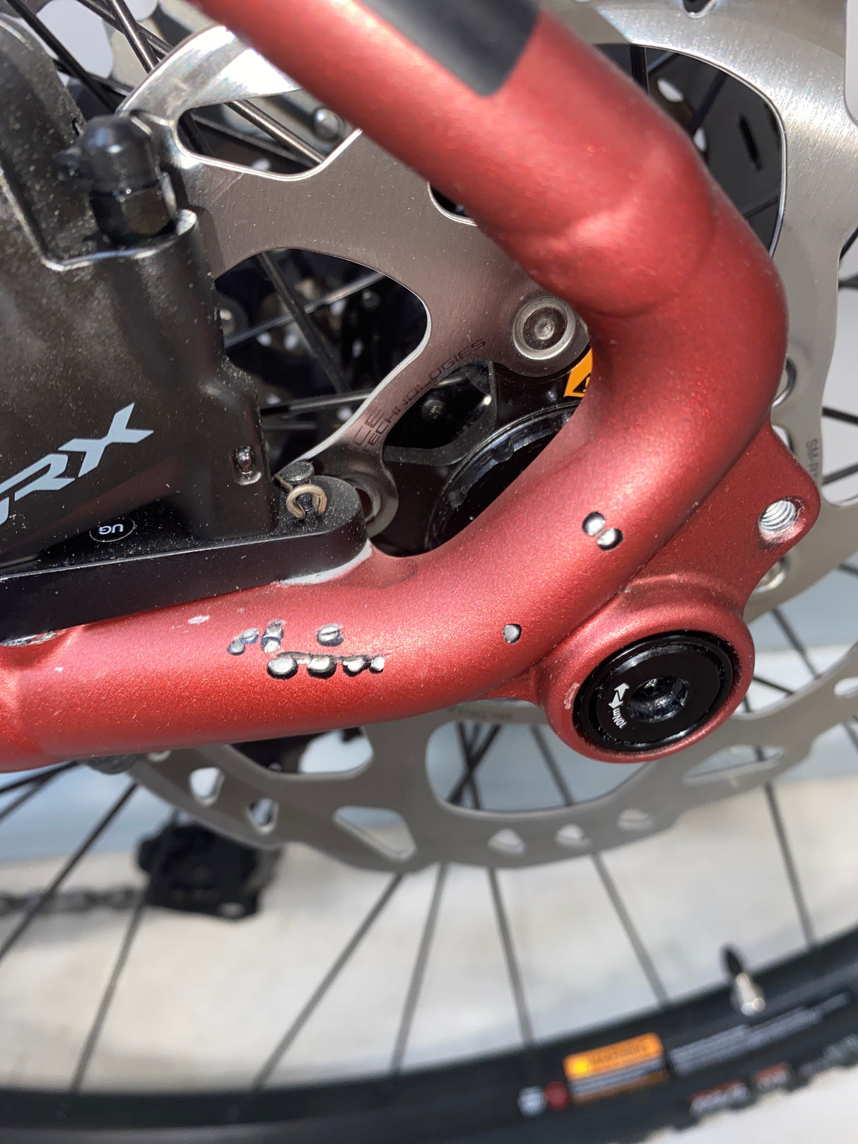 Asket Advanced - Metallic Rusted Dark Red/Black