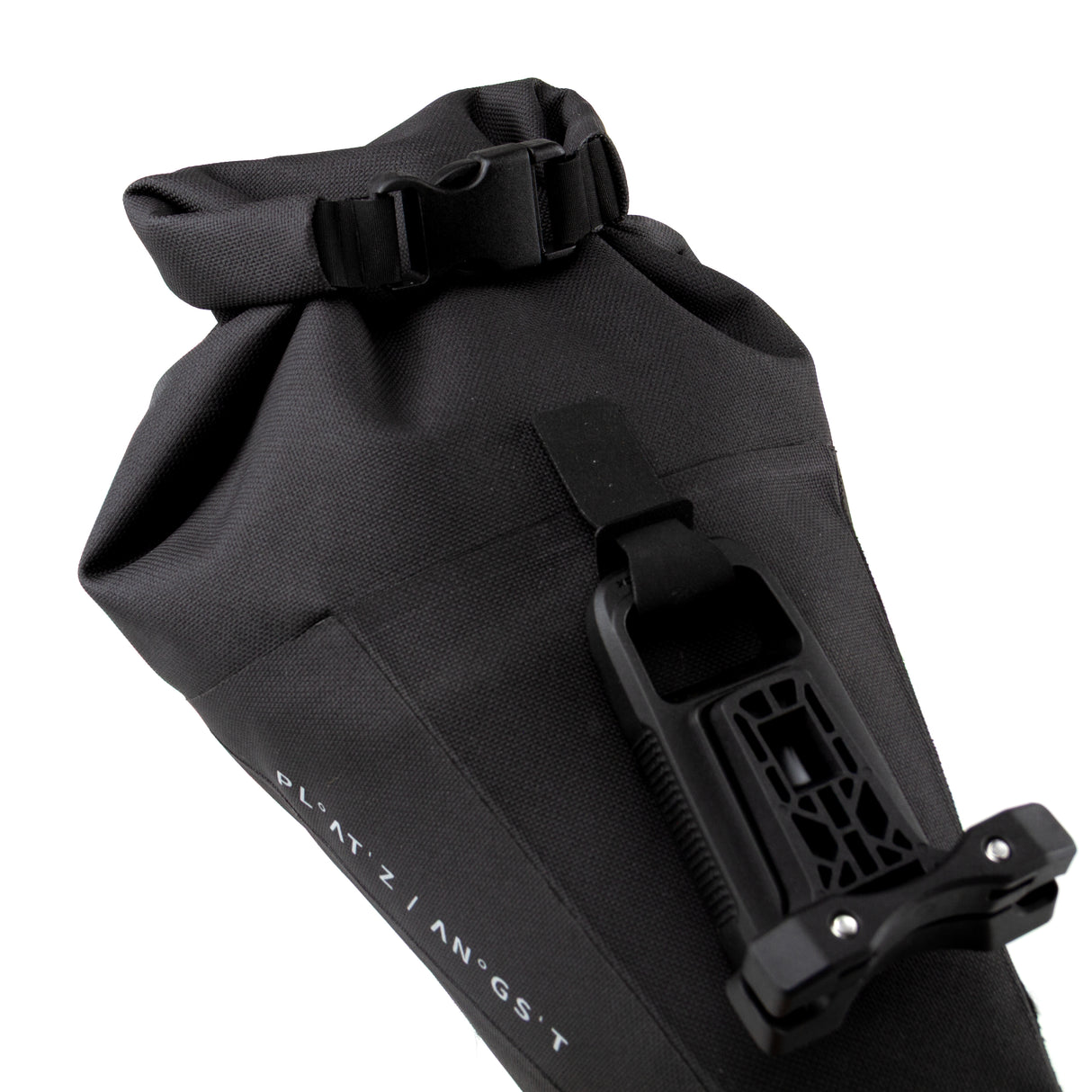 Rocket Saddle Bag M - Detailansicht Rolltop-Öffnung