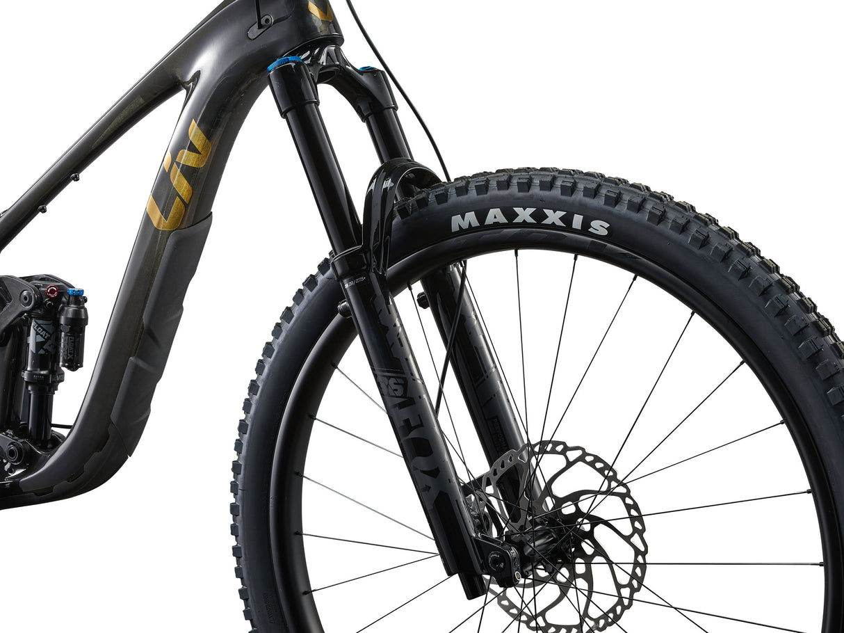 Intrigue X Advanced 1 - Raw Carbon