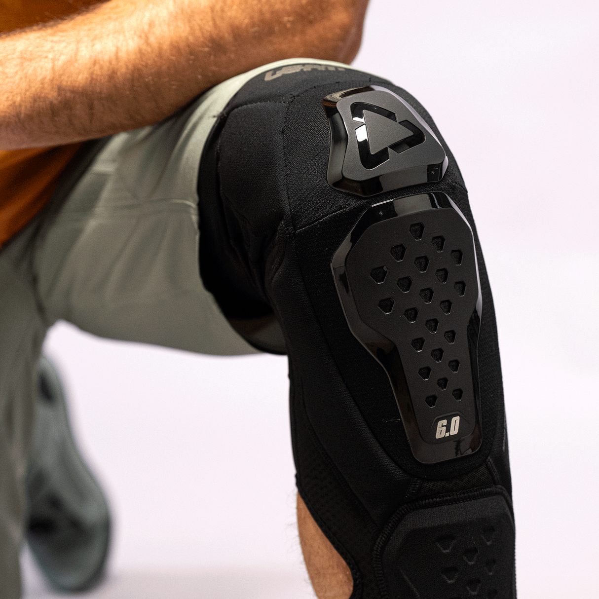Knee Guard 6.0 Evo EXT - Black