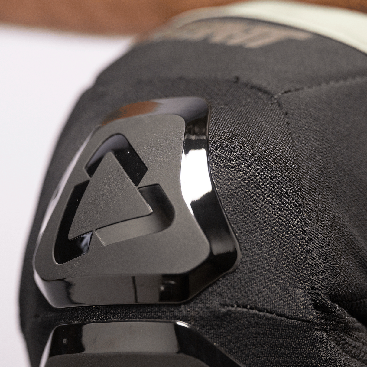 Knee Guard 6.0 Evo EXT - Black