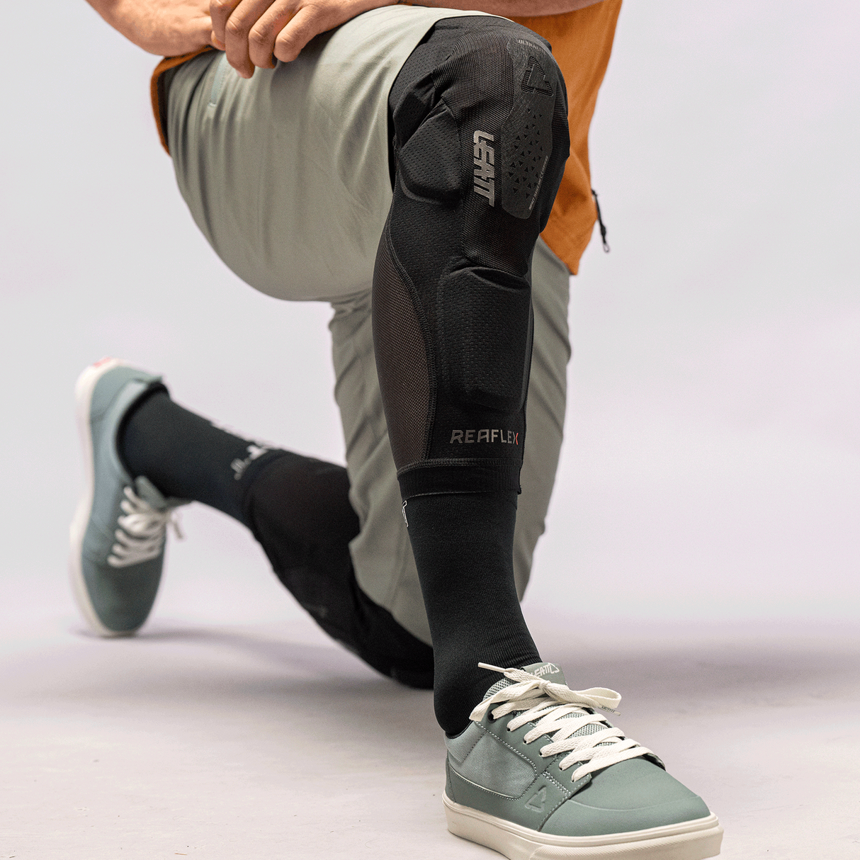 Knee Guard ReaFlex UltraLite EXT - Black