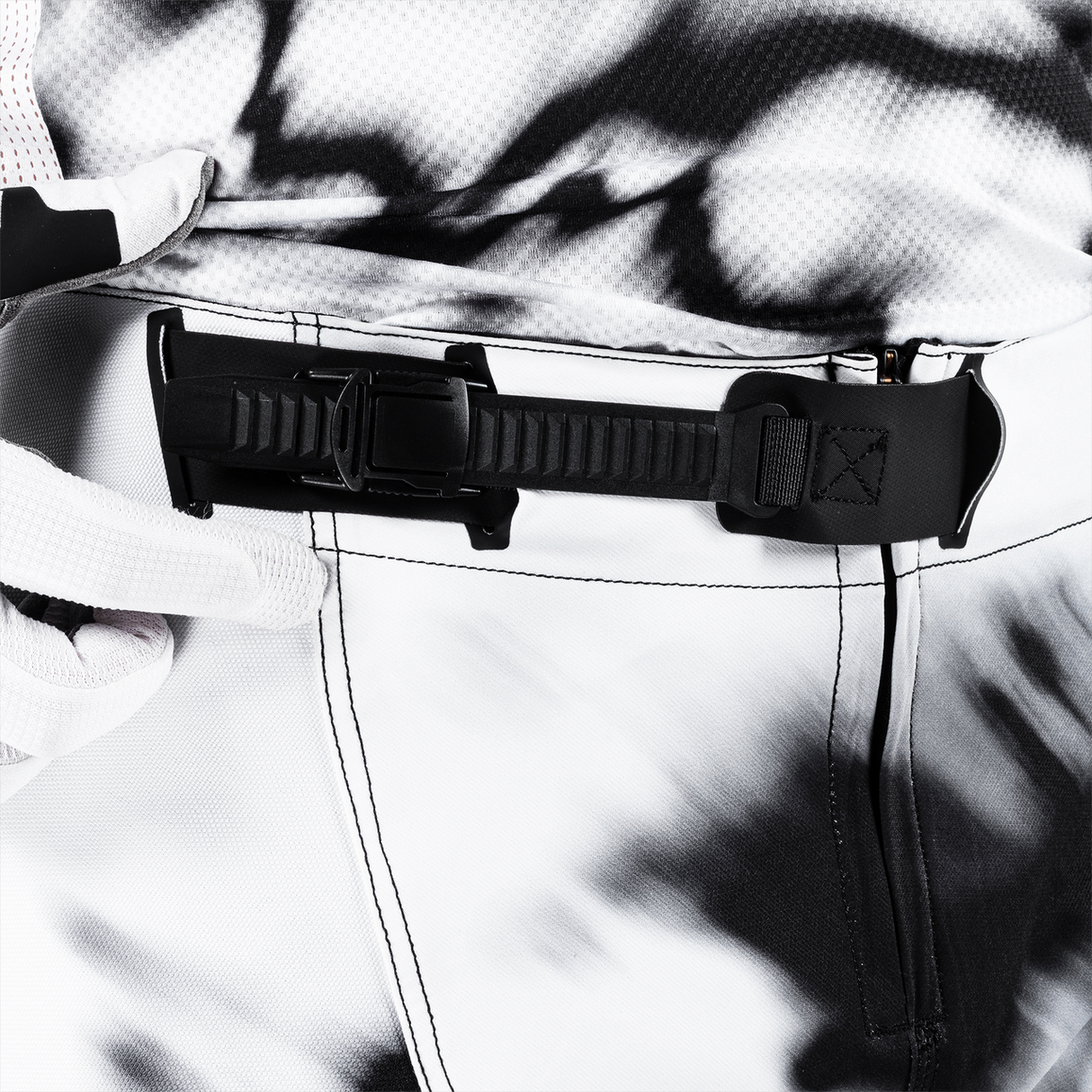 Pant Moto 4.5 - White