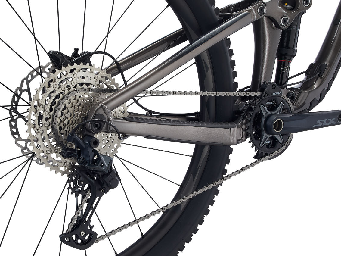 Reign Metal / Black Diamond