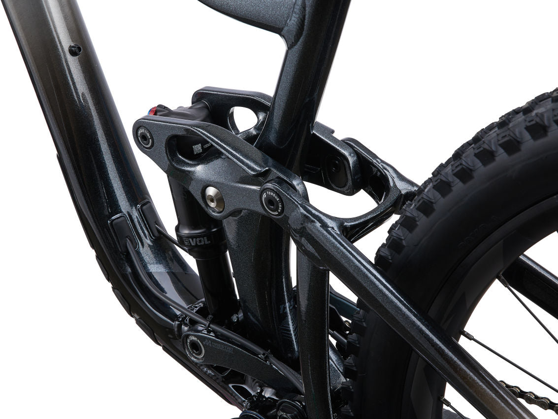 Intrigue 1 - Brush Aluminum