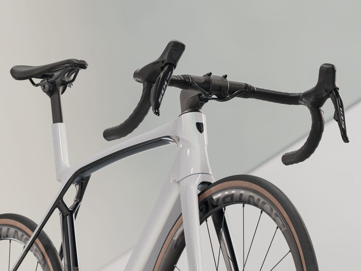 Madone SL 6 Gen 8 - White Prismatic