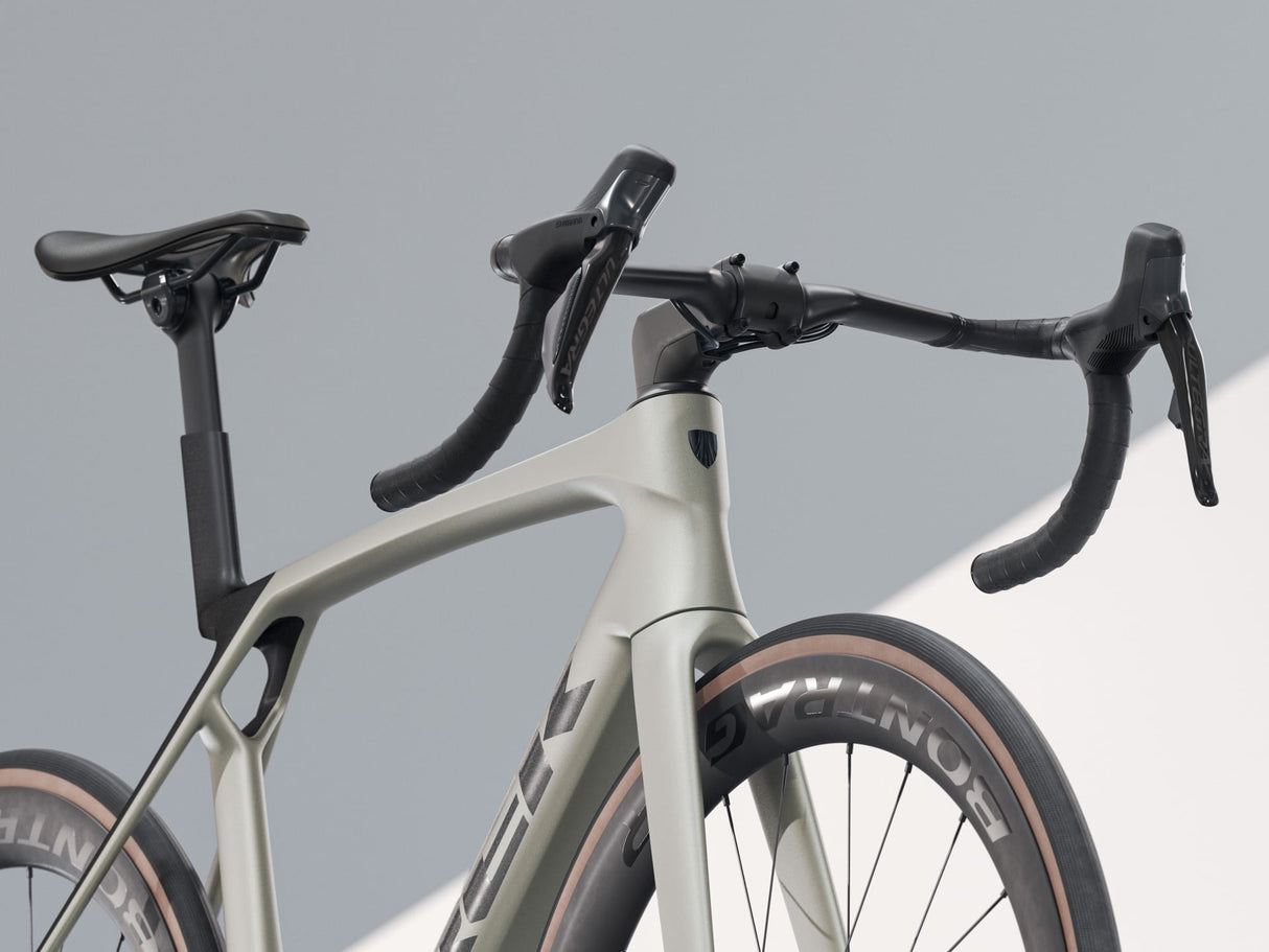 Madone SL 7 Gen 8 - Matte Lunar Silver
